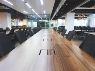 Cho thuê văn phòng trọn gói, giá cả chỗ ngồi linh hoạt 2400m2, tòa kim khí thăng long, 1 lương yên
