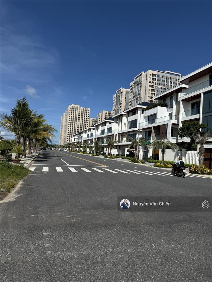 Bán lô đất biệt thự đường 15m xây tự do sổ sẵn view kênh 300m2 lô đẹp nhất khu lakeside