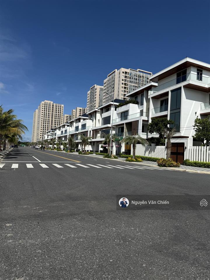 Bán lô đất biệt thự đường 15m xây tự do sổ sẵn view kênh 300m2 lô đẹp nhất khu lakeside