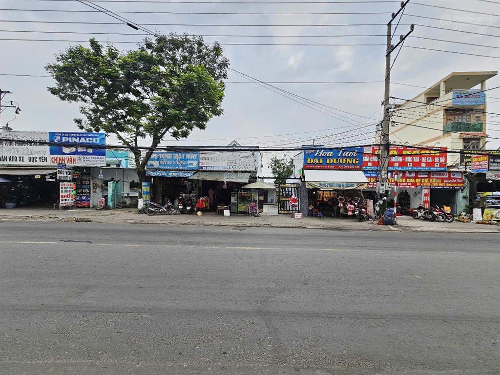 Nhà mặt tiền 246m2 đường 8m đường nguyễn trãi gần chợ xóm vắng tp. dĩ an