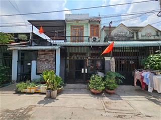 Nhà phố gần trung tâm y tế và bigc go p. tân đông hiệp tp. dĩ an