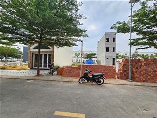 Đất đẹp khu đô thị icon central đối diện chợ thông dụng dĩ an