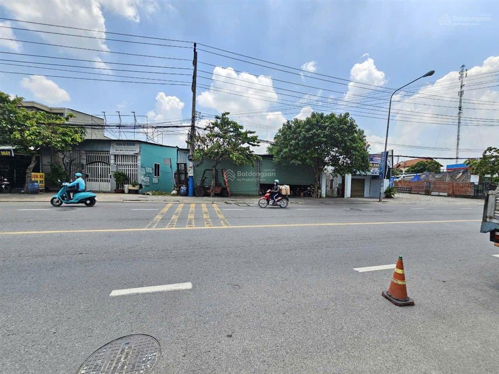 Nhà 453.3m2 (ngang 8.8m) mặt tiền kinh doanh đt 743b gần ngã 3 cây điệp p. tân đông hiệp dĩ an