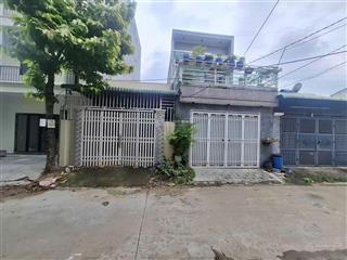Bán đất tặng nhà cấp 4 kdc phúc đạt gần làng đại học quốc gia tphcm