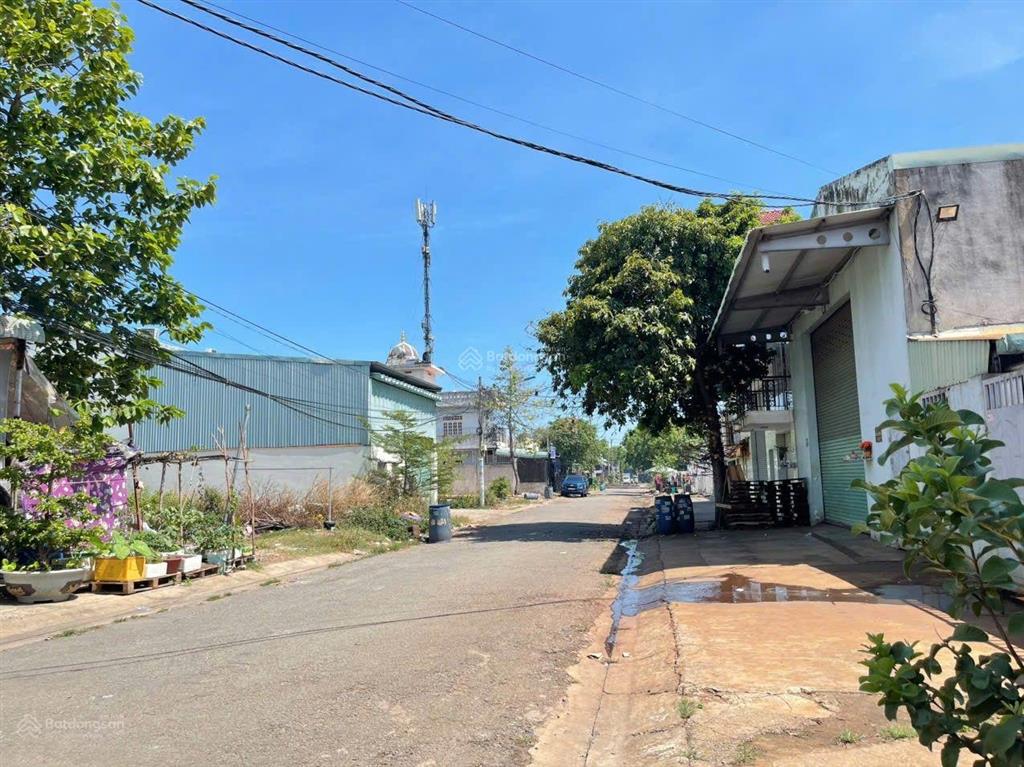 Nhà trọ 1 trệt 1lầu thu 20 triệu kdc đông an kế cổng kcn tân đông hiệp