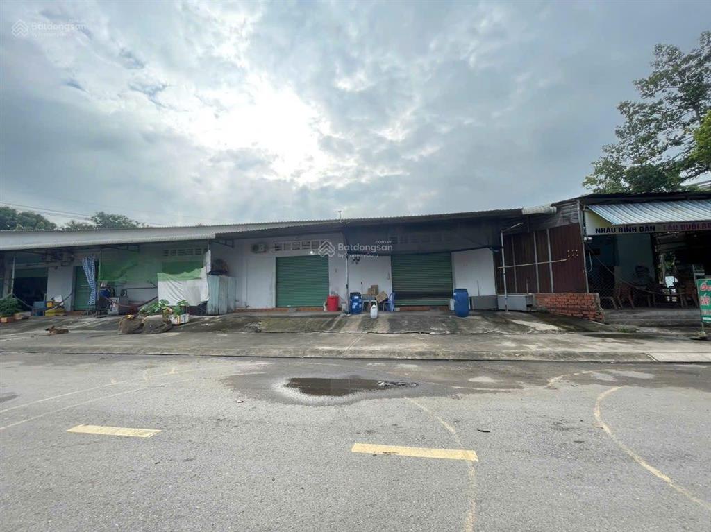 Nhà trọ 2 lầu thu 30 triệu/tháng, gần chợ thông dụng, phường an phú, tp thuận an