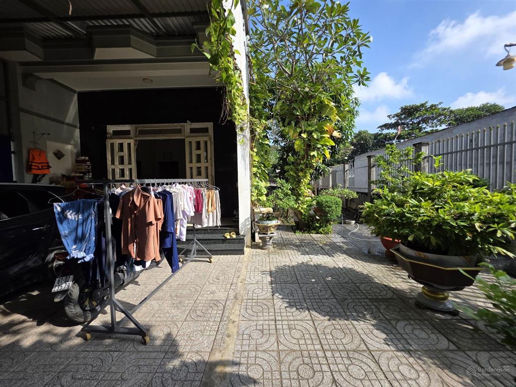 Nhà 393.8m2 ngang 10.68m cấp 4 sân vườn gần chợ dĩ an 1, phường dĩ an, tp dĩ an