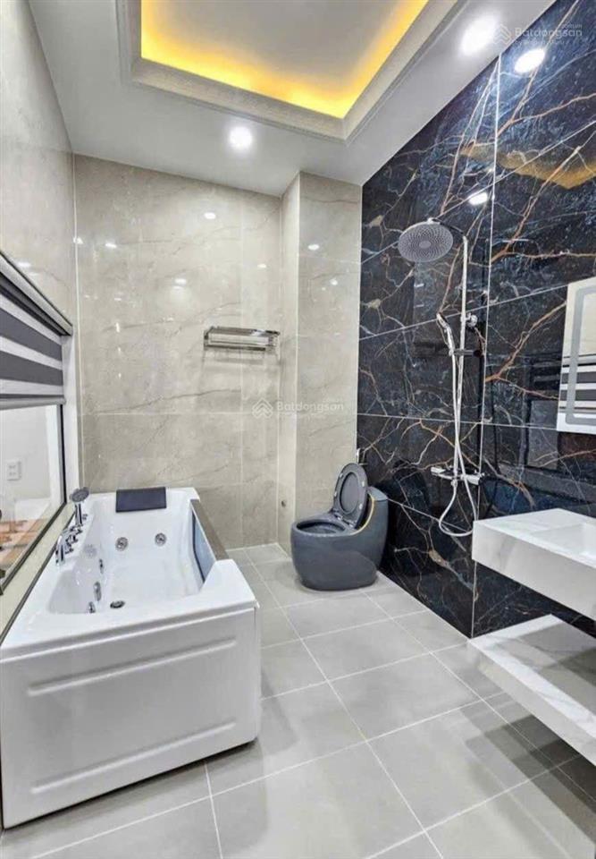 Nhà phố mới đẹp mặt tiền nguyễn đình chiểu gần làng đại học quốc gia tphcm và bigc go dĩ an