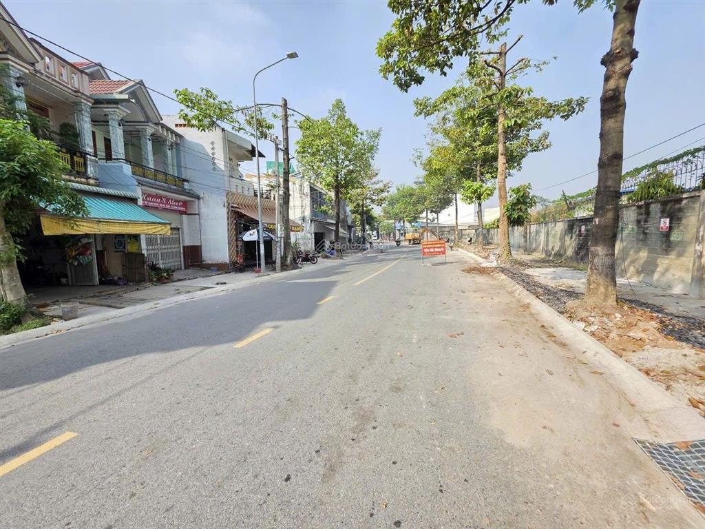 Nhà phố mới đẹp mặt tiền nguyễn đình chiểu gần làng đại học quốc gia tphcm và bigc go dĩ an