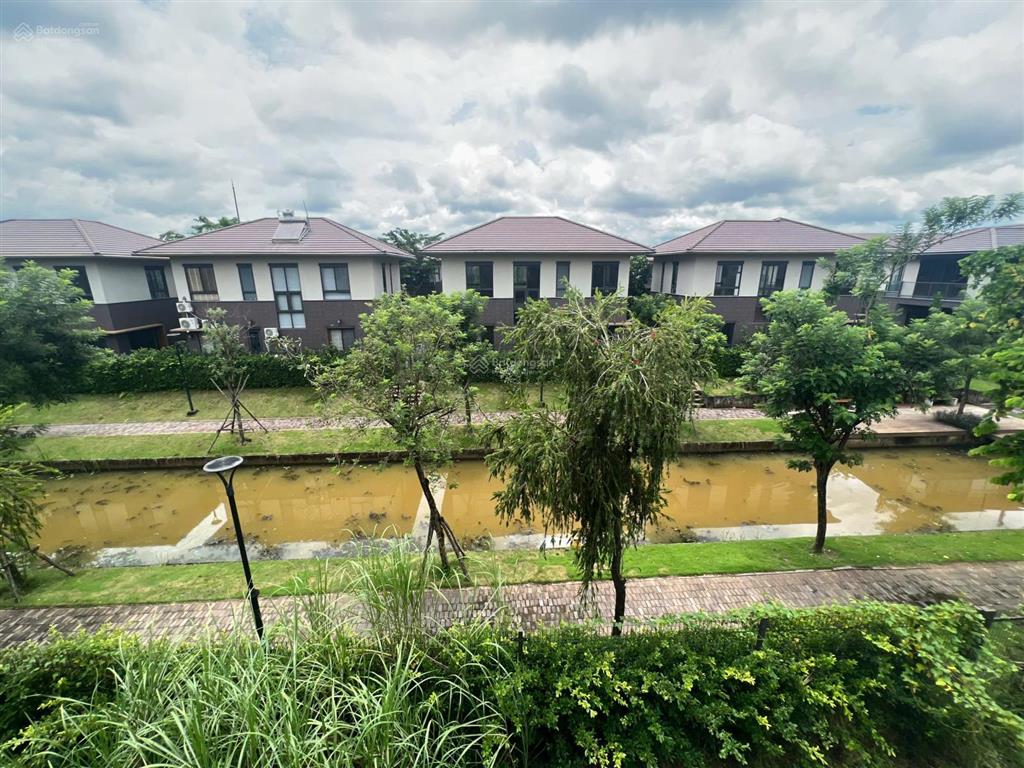 Bán dinh thự 560m2, 2 mt ven sông, giá 25 tỷ, cụm vip nhất rivera