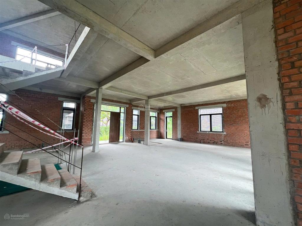 Bán dinh thự 560m2, 2 mt ven sông, giá 25 tỷ, cụm vip nhất rivera