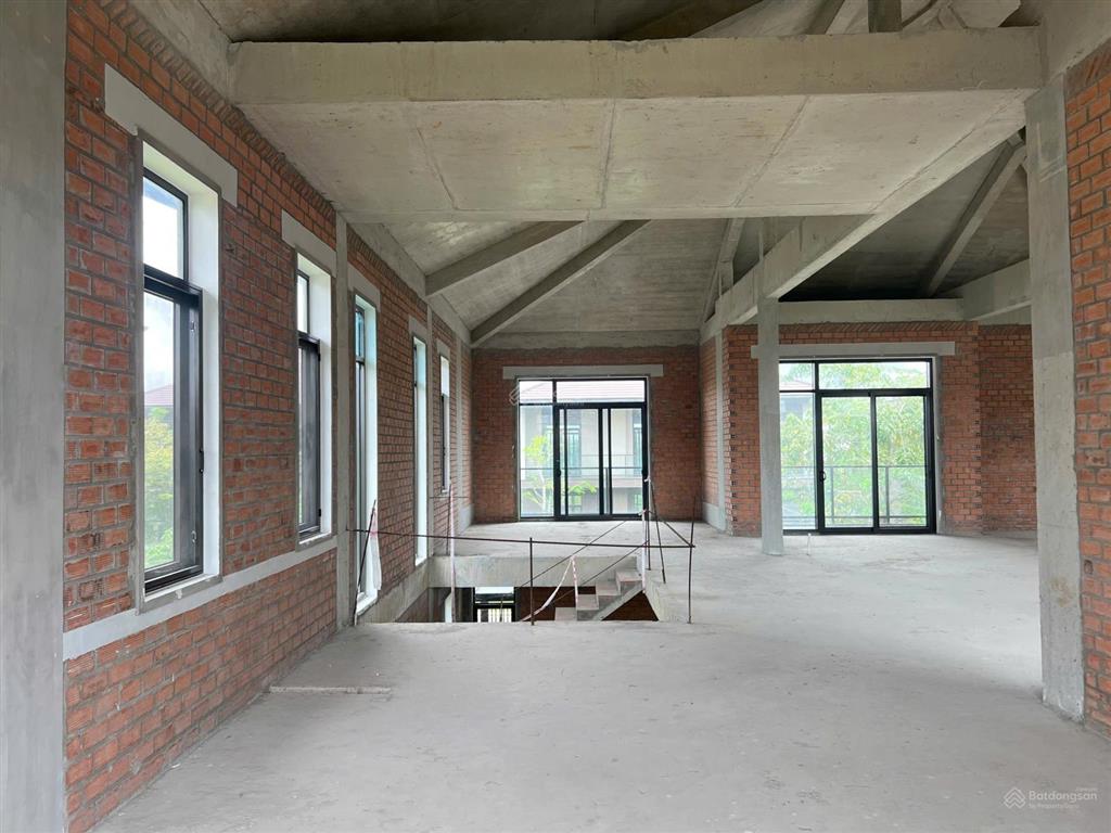 Bán dinh thự 560m2, 2 mt ven sông, giá 25 tỷ, cụm vip nhất rivera