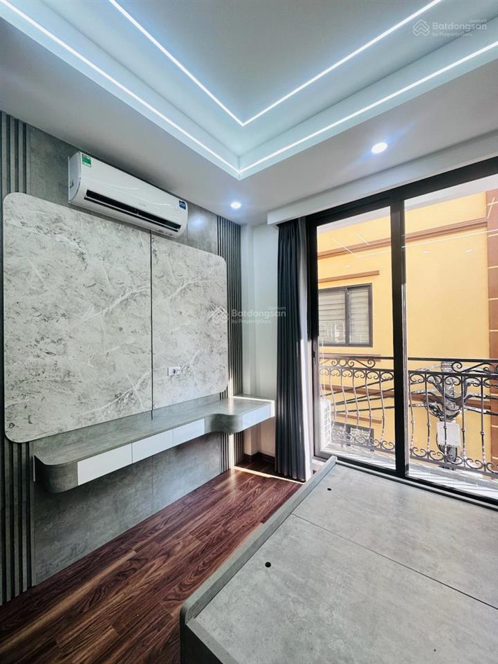 Võ chí công ô tô đỗ cửa chạy vòng quanh  full công năng phân lô  sổ hoa hậu