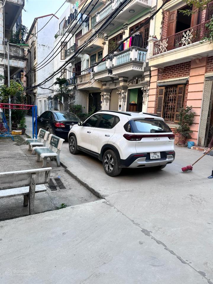 Võ chí công ô tô đỗ cửa chạy vòng quanh  full công năng phân lô  sổ hoa hậu