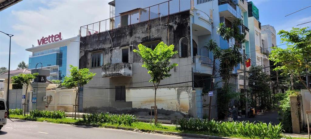 Bán nhà góc 2 mặt tiền vị trí đắc địa ngay nhà ga t3