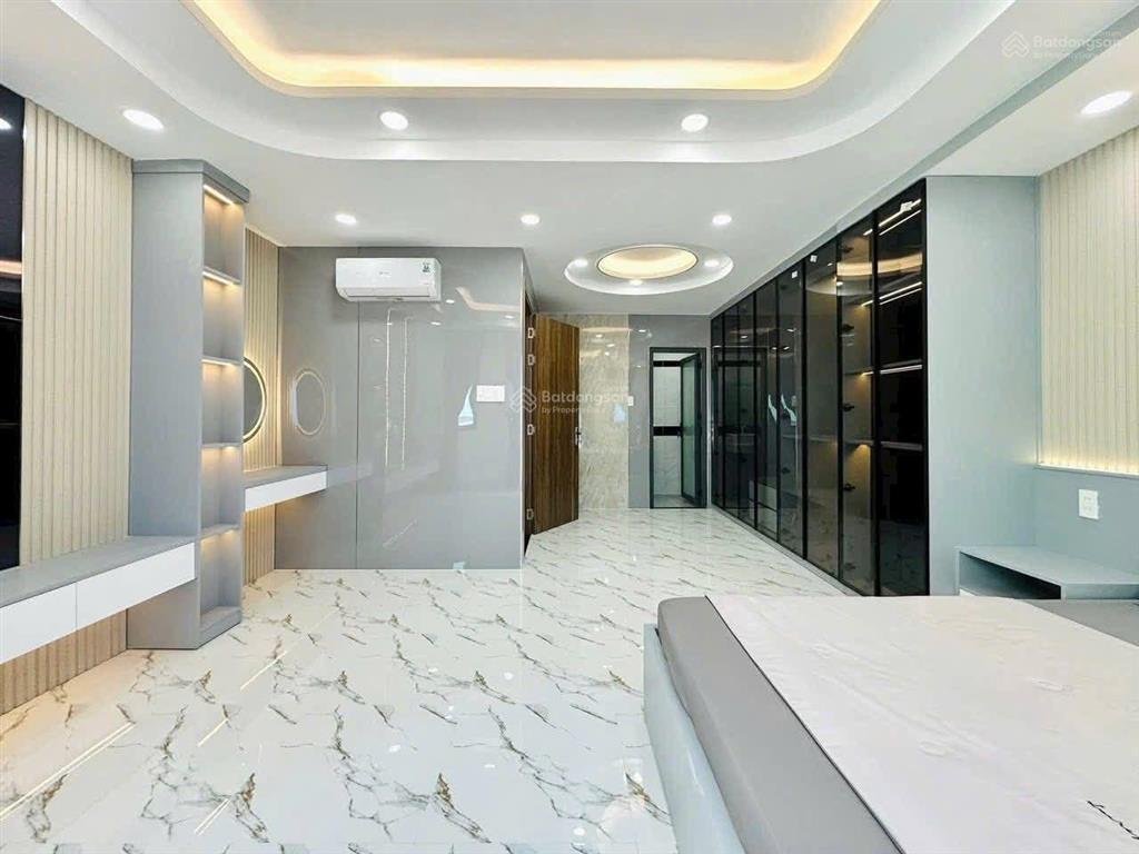 Giảm giá mạnh nhà 74m2 ở thích quảng đứcphú nhuận gần nhà thờ thánh mẫu. giá 5tỷ620, cho thuê 21tr