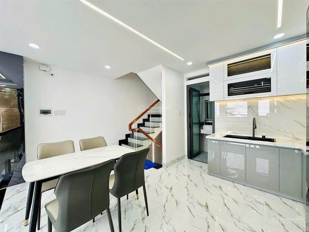 Giảm giá mạnh nhà 74m2 ở thích quảng đứcphú nhuận gần nhà thờ thánh mẫu. giá 5tỷ620, cho thuê 21tr