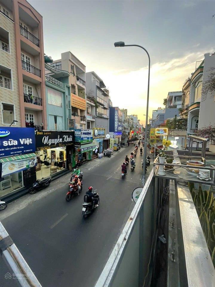 Giảm giá mạnh nhà 74m2 ở thích quảng đứcphú nhuận gần nhà thờ thánh mẫu. giá 5tỷ620, cho thuê 21tr