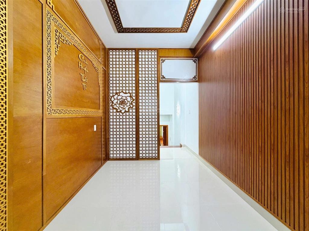 Ôtô ngủ trong nhà 81m2 đường ký hòa  quận 5. giá 4tỷ220 cho thuê 24tr. gần bệnh viện đa học y dược