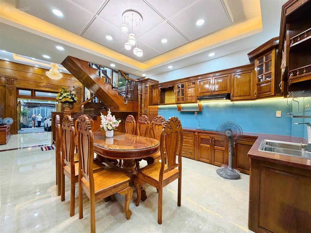 Ôtô ngủ trong nhà 81m2 đường ký hòa  quận 5. giá 4tỷ220 cho thuê 24tr. gần bệnh viện đa học y dược