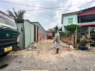 Bán gấp lô đất giá rẻ 110m2 giá 1,65 tỷ sổ hồng riêng, thổ cư 100% ngay trung tâm thủ dầu một