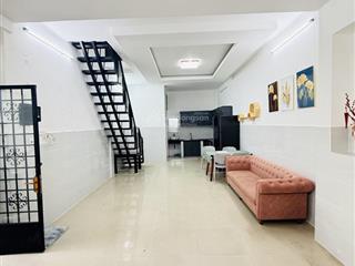 Nguyên hồng | 51m2(4.5x11) | gần mặt tiền | nhà còn mới ở ngay | 4.78tỷ tl
kết cấu  1 trệt 1 lầu