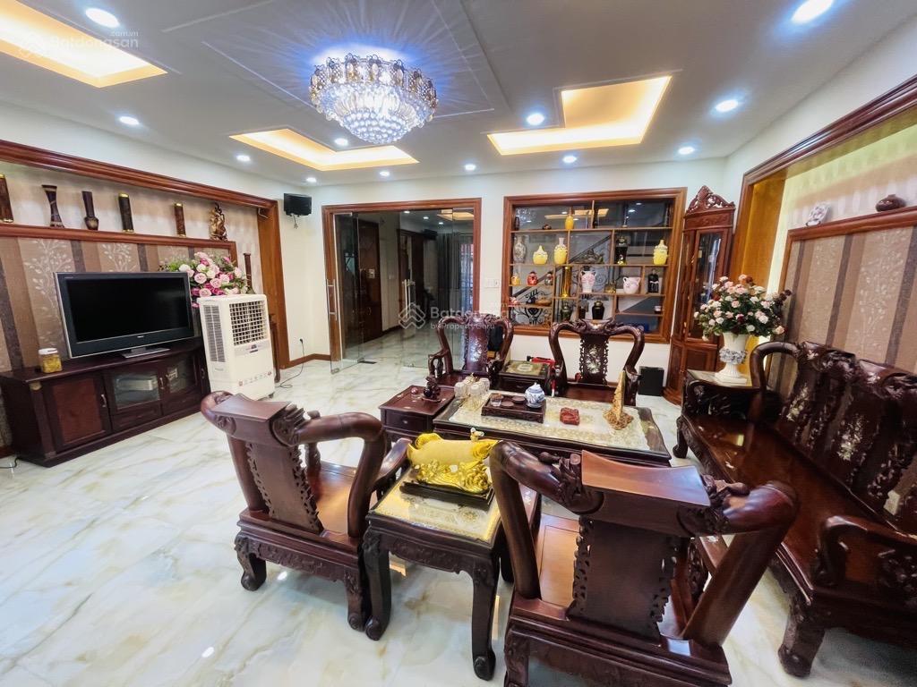Biệt thự 4 tầng đẹp lung linh  full nội thất gỗ xịn  ngang gần 7m  nguyễn cữu đàm  vip tân phú