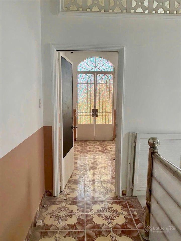 Bán nhà 60m2 hxh  2 tầng  gần phố ẩm thực phú thọ hoà  tân phú  ngang lớn 5m  ô tô đỗ cửa