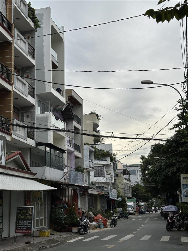 Tân phú nhà 5.xtỷ đã có 3 tầng  trung tâm ngay văn cao  50m2 ngang hiếm 5m tiện ích đầy đủ.