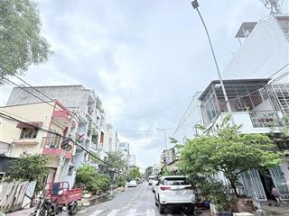 Bán nhà mt f4 q8 dt 73m2 , 4 tầng 4pn 4 wc nhà nở hậu l già chỉ 9ty7