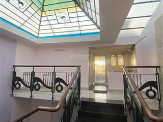 Mặt tiền trịnh quang nghị dt 120m2 4 tầng hc đủ giá chỉ 10ty