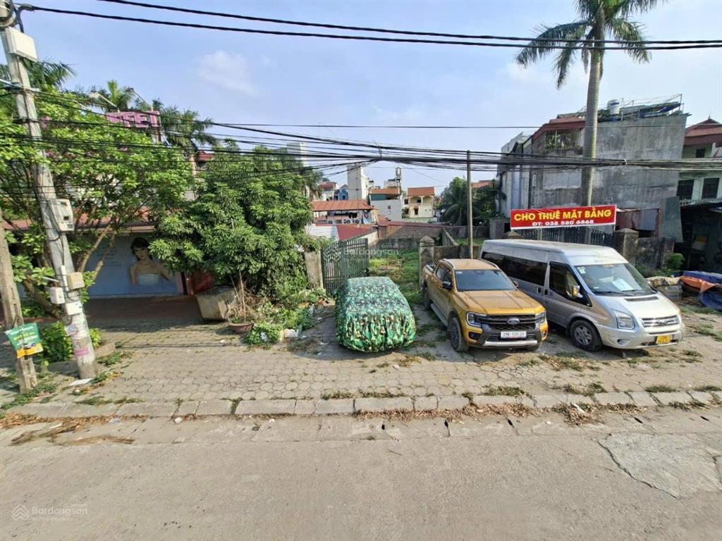 Chuyển nhượng lại 246m đất mặt phố an dương vương mặt tiền 9m vỉa hè mênh mông
đất trong đê