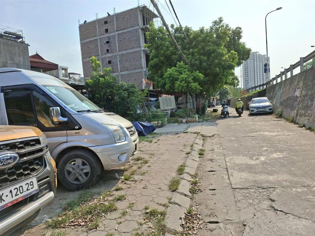 Chuyển nhượng lại 246m đất mặt phố an dương vương mặt tiền 9m vỉa hè mênh mông
đất trong đê