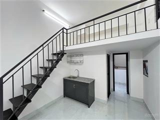 Phòng đẹp giá rẻ có ban công riêng ngay trục đường lã xuân oai  lê văn việt, gần ngay đh ufm