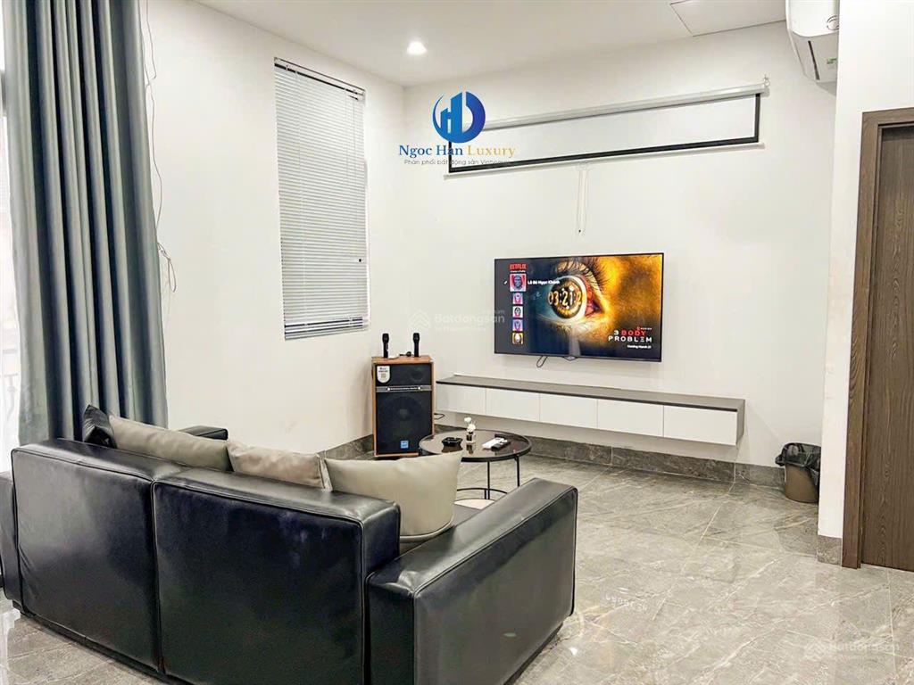 Cho thuê shop tmdv đối diện vincom, view biển nước mặn. có 6pn full đồ cao cấp