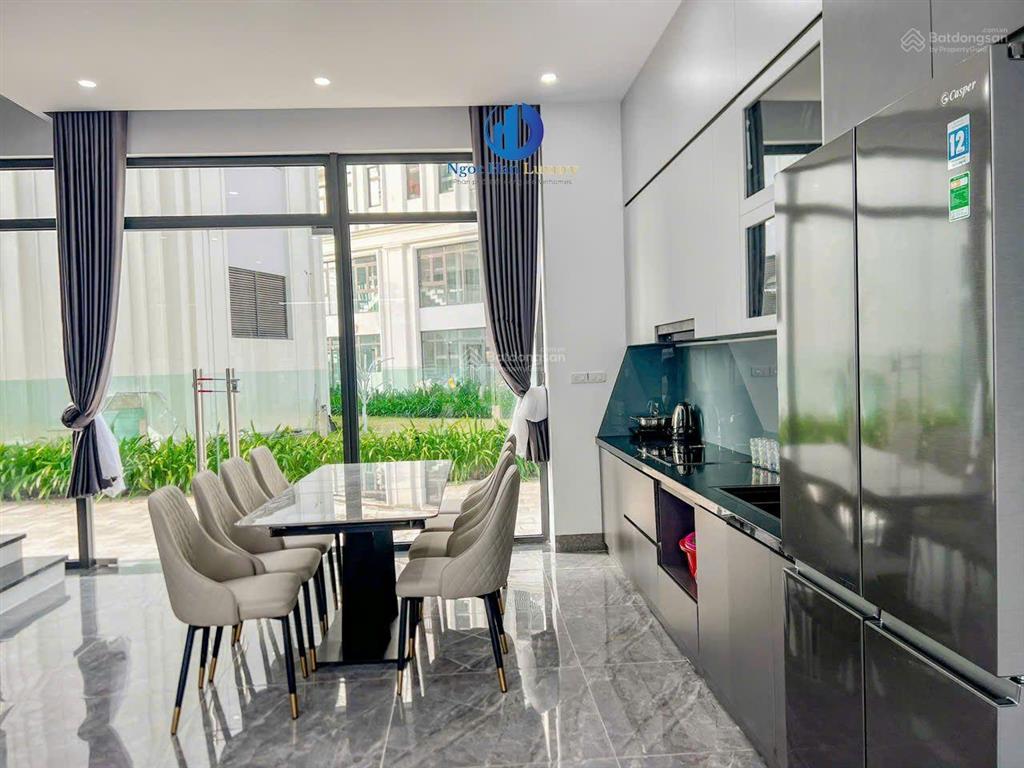 Cho thuê shop tmdv đối diện vincom, view biển nước mặn. có 6pn full đồ cao cấp