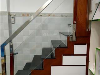 Nhà riêng 3pn, 3vs, full nội thất, có ban công, sân phơi đồ, mới, sạch, đẹp, hiện đại