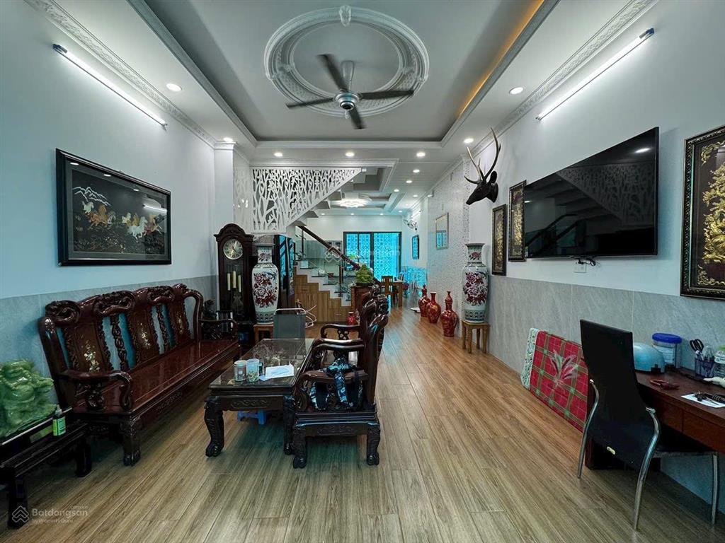 Cần bán nhanh căn nhà đ. cây điệp, q1, dt 76.8m2, giá 4,65 tỷ, gần đh xhnv, hđ thuê 32tr/th