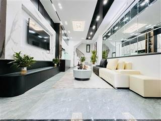 Cần tiền gấp! bán nhà cầu giấy, ô tô đỗ cửa mặt ngõ thông, 40m*4t, mặt tiền 5m, sđcc, chỉ 7,x tỷ