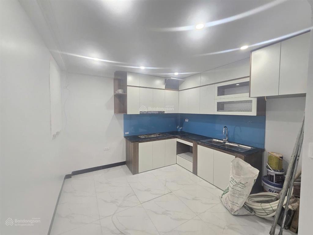 Hiếm! phố cầu giấy, mặt ngõ thông kinh doanh, 3 gác, gần phố, sổ vuông cực đẹp, mới, ở ngay 48m2*6t