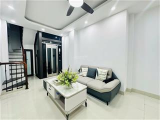 Bán nhà vip ba đình, duy nhất 1 căn nhỉnh 8 tỷ thang máy, nội thất xịn, ở cực thích, xem là thích.