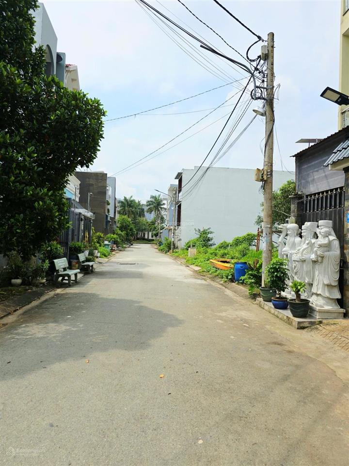 Nhà phố 111m2, 2 tầng, ngang 4.5m, hoàn công đủ, đường ô tô 9m, gần vinhomes grand park