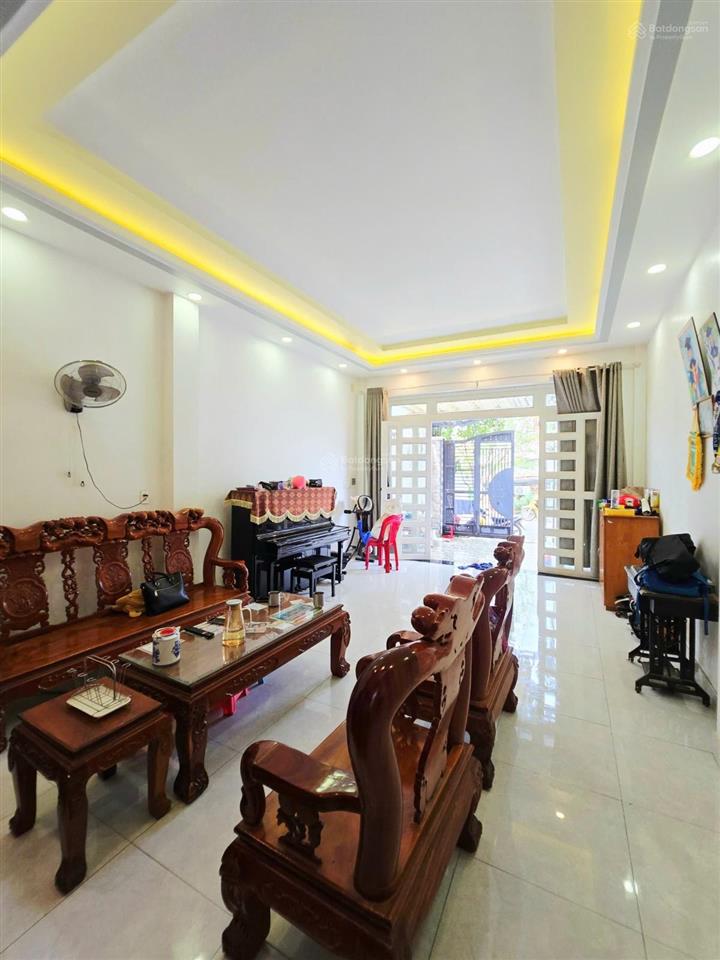 Nhà phố 111m2, 2 tầng, ngang 4.5m, hoàn công đủ, đường ô tô 9m, gần vinhomes grand park