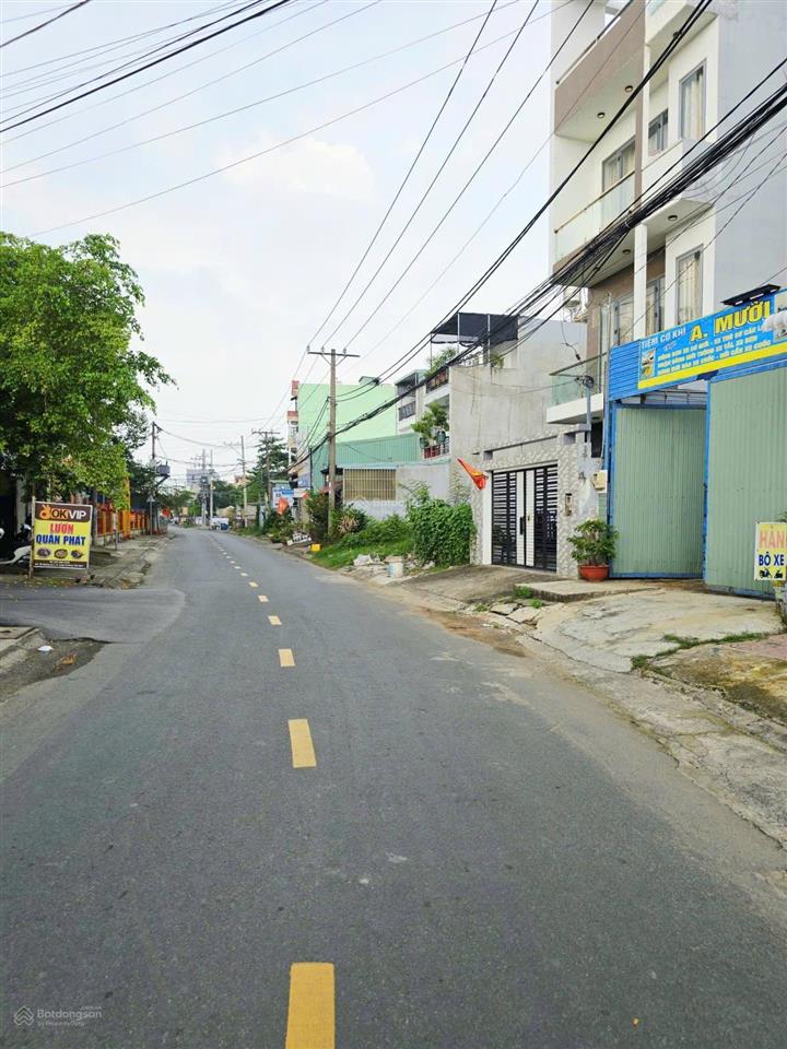 Rất gấp bán trả nợ  đất giá tốt, rẻ nhất long trường mặt đường xe tải vào tới nơi