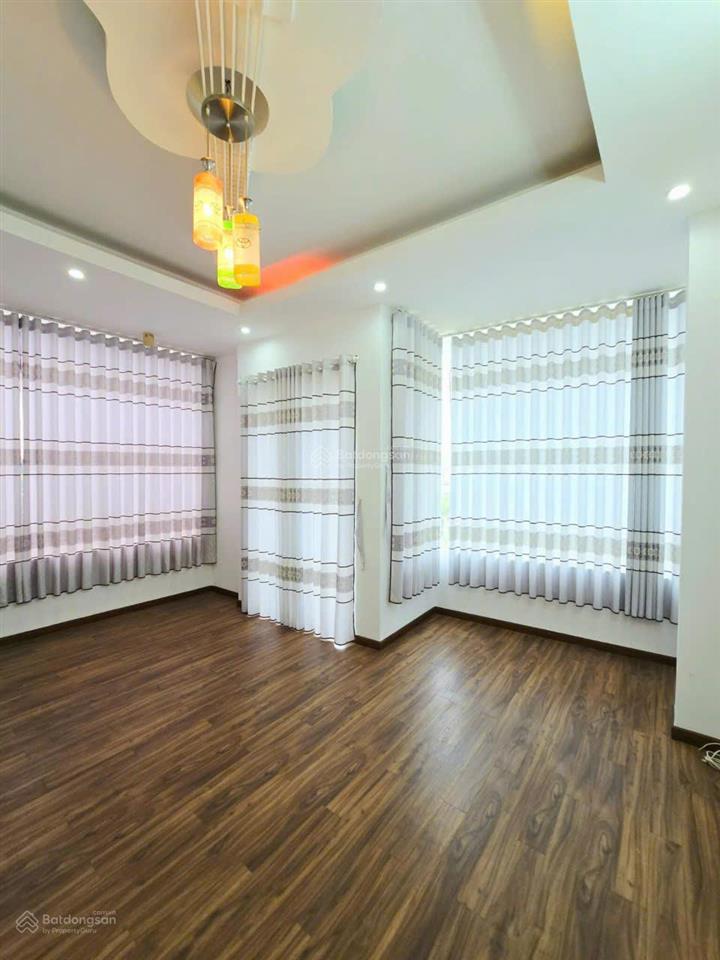 Bán nhà bề thế tặng thêm đất 5 tỷ quá đẹp xem là cọc ngay chắc chắn không còn căn nào đẹp bằng.