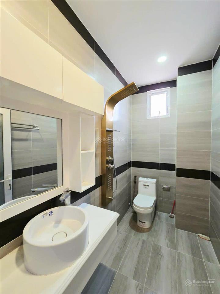 Bán nhà bề thế tặng thêm đất 5 tỷ quá đẹp xem là cọc ngay chắc chắn không còn căn nào đẹp bằng.