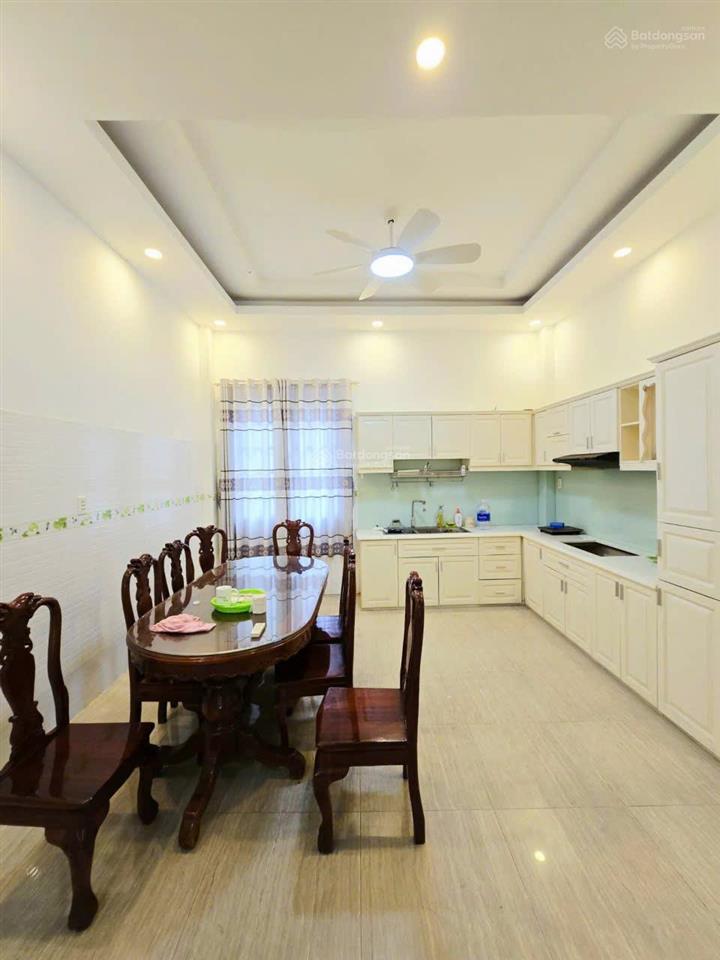 Bán nhà bề thế tặng thêm đất 5 tỷ quá đẹp xem là cọc ngay chắc chắn không còn căn nào đẹp bằng.