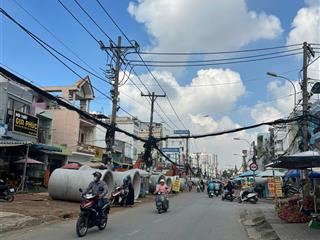 Nhà hxh 3 tầng q2 dtsd 160m2 ngang 4,2m