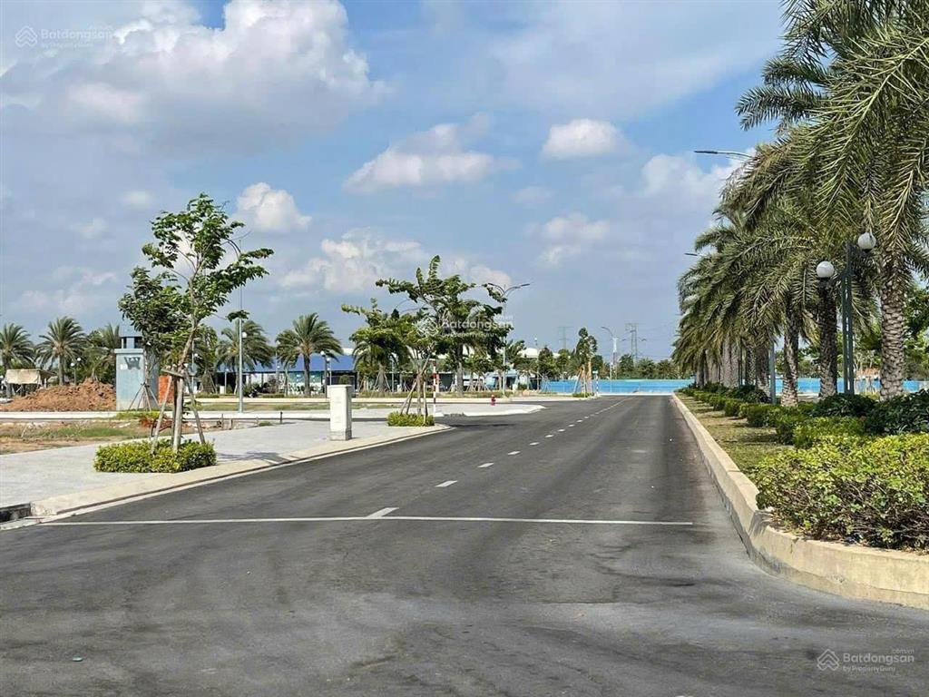 Đất 2 mặt tiền 150m2 thổ cư, ngay vòng xoay bh  vt. hạ tầng 100%, đông dân, chỉ khoảng 1tỷ7