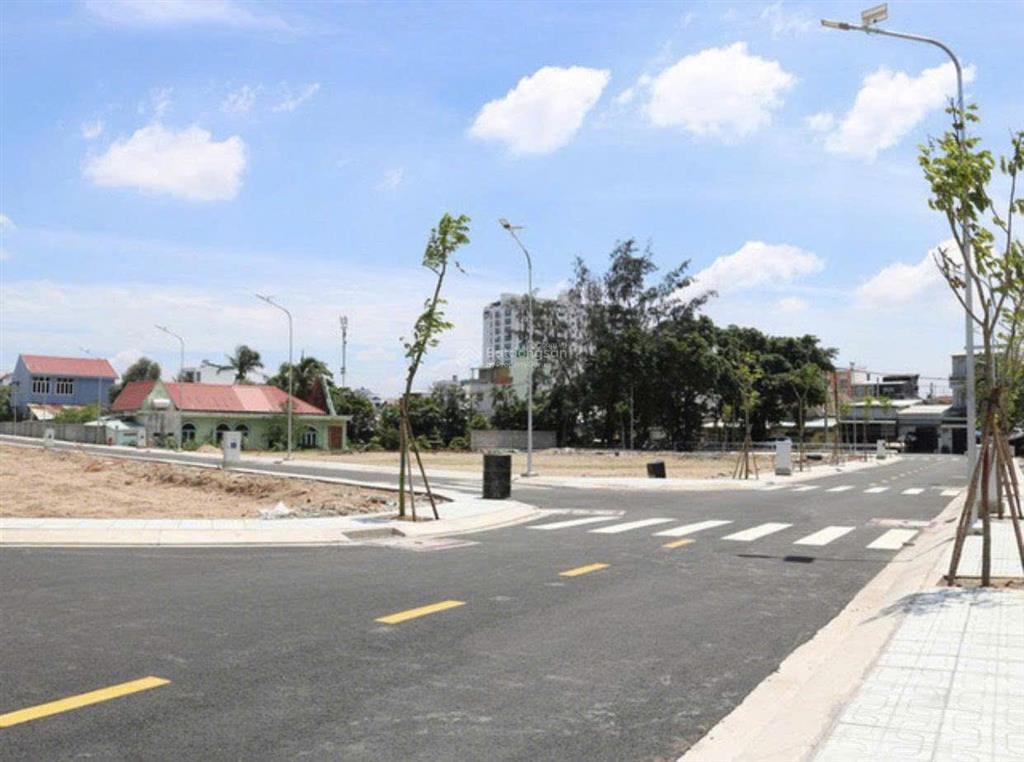 Đất 2 mặt tiền 150m2 thổ cư, ngay vòng xoay bh  vt. hạ tầng 100%, đông dân, chỉ khoảng 1tỷ7